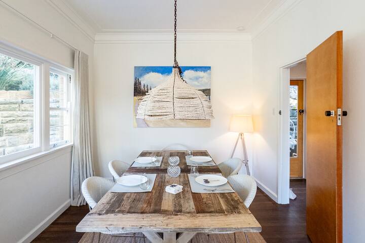 Palm Beach lifestyle @Pania 2 min stroll to Beach gallery image 4