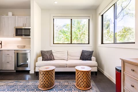 Popular Airbnb listing: Hale Maluhia - 1 BR private studio in Puako in Puako