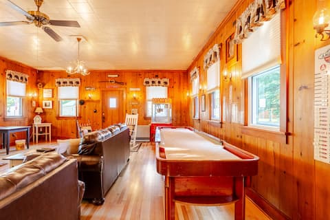 Popular Airbnb listing: Mountain House in Old Forge