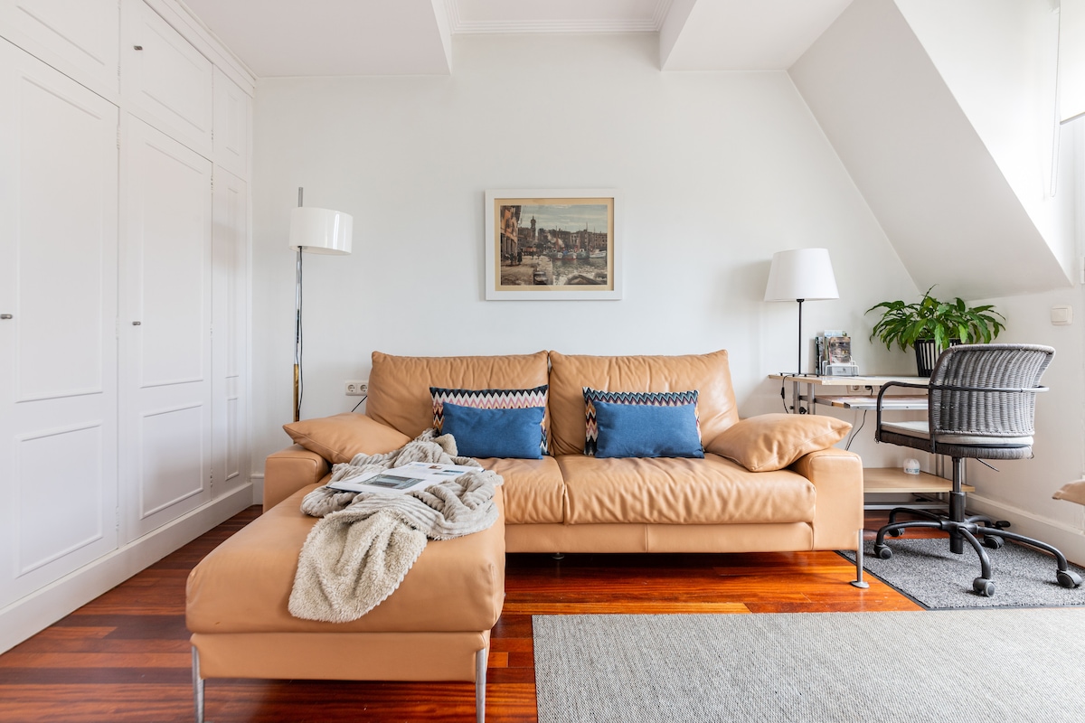 Propiedad de Airbnb exitosa: TXULI Attic Family house en Donostia San Sebastián