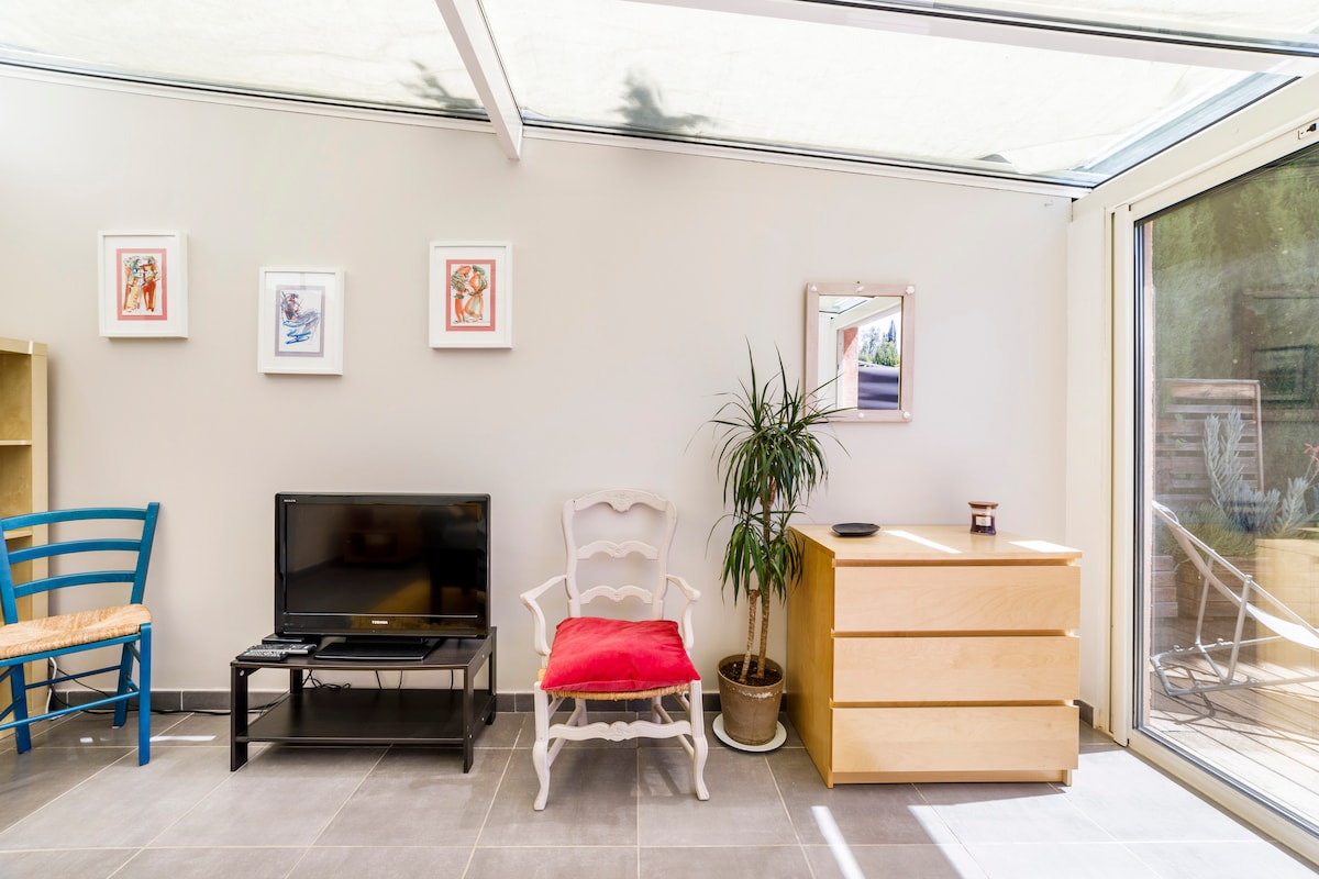 Top Airbnb: Charming 2-room in greenery in La Valette Du Var