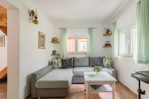 Top Airbnb: Peace point-heated pool-jacuzzi-privacy in Žrnovnica