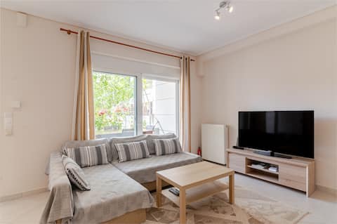 Popular Airbnb listing: Valentina's Apartment near the Athens Airport &Sea in δήμος σπάτων αρτέμιδος