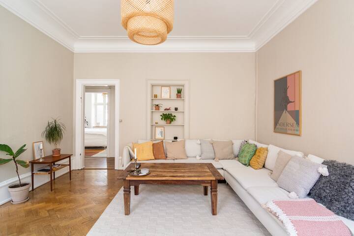 160m2 unique high-ceiling flat 5min from the lakes