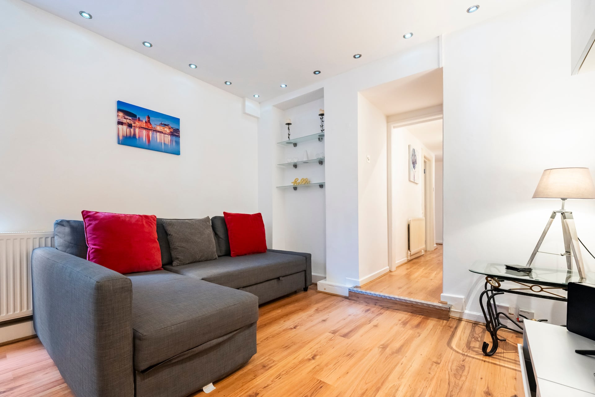 2 double bedroom ground floor flat. 4 Beds