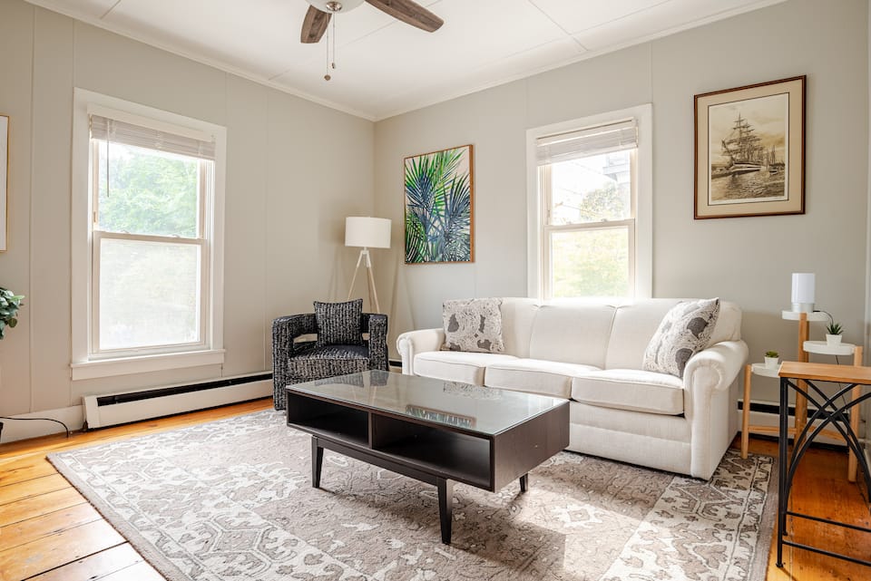 Walk to Old Port ♦ West End Condo ♦ Parking — photo 1