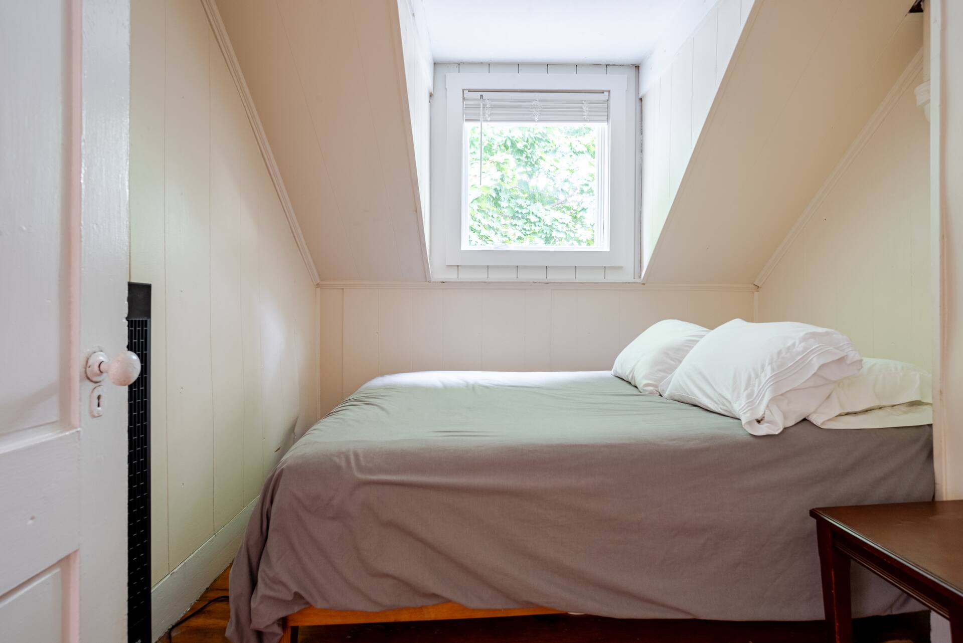 Walk to Old Port ♦ West End Condo ♦ Parking — photo 2