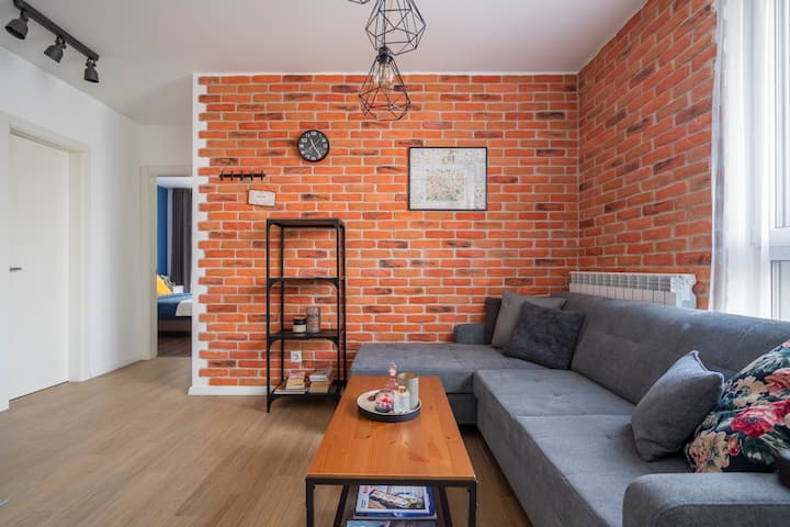 Industrial apartment in the Center with Parking