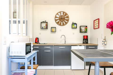 Propriété Airbnb réussie: Independent accommodation in the center of Le Croisic. South-facing patio à Le Croisic