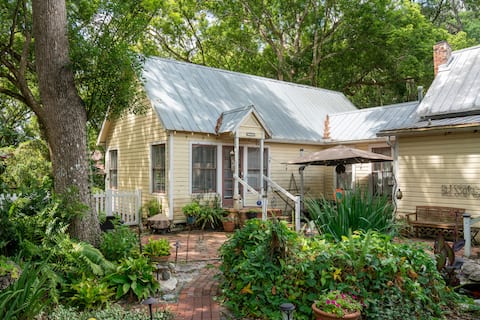 2 Bdrm Cottage near UCF & trails, No cleaning fee