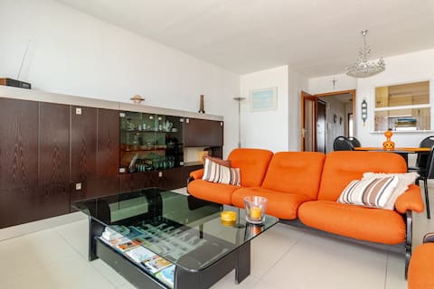 Successful Airbnb property: Apartment, 7th floor with frontal sea view in Blankenberge