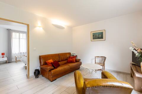 Popular Airbnb listing: Annecy.House - Duplex in house , 3 minutes to lake in Annecy