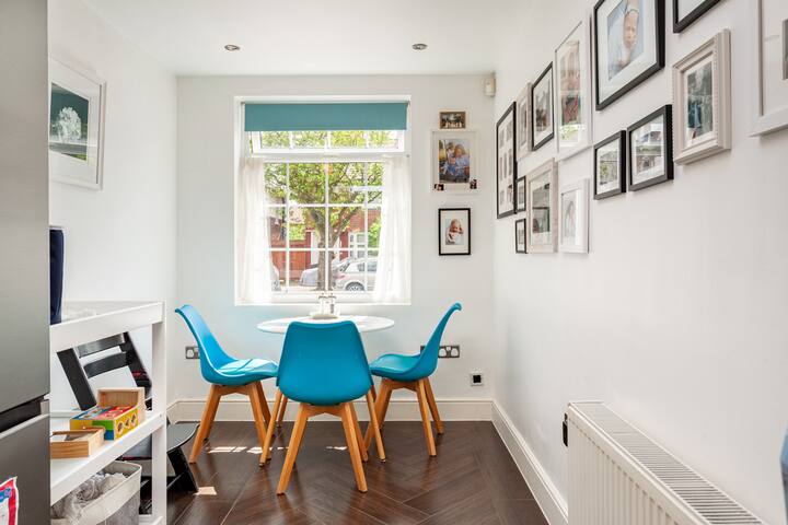 Beautiful newly renovated family house gallery image 5