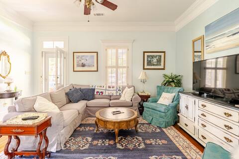 Historic Coastal Cottage on Isle of Hope