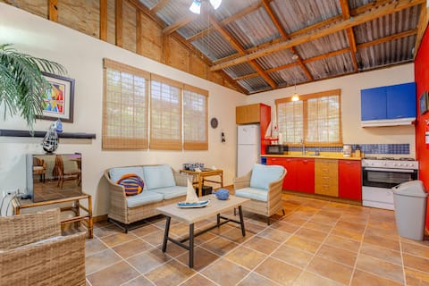 Cozy Beach House with Private Pool in Playa Santa