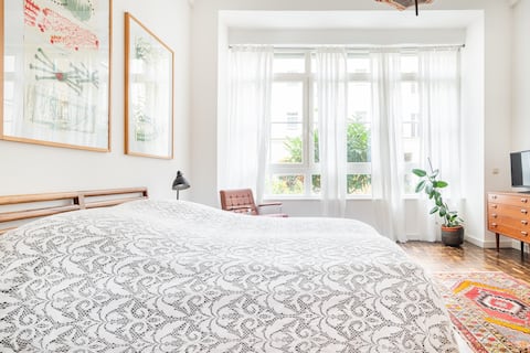 Cosy apartment with bird chirping