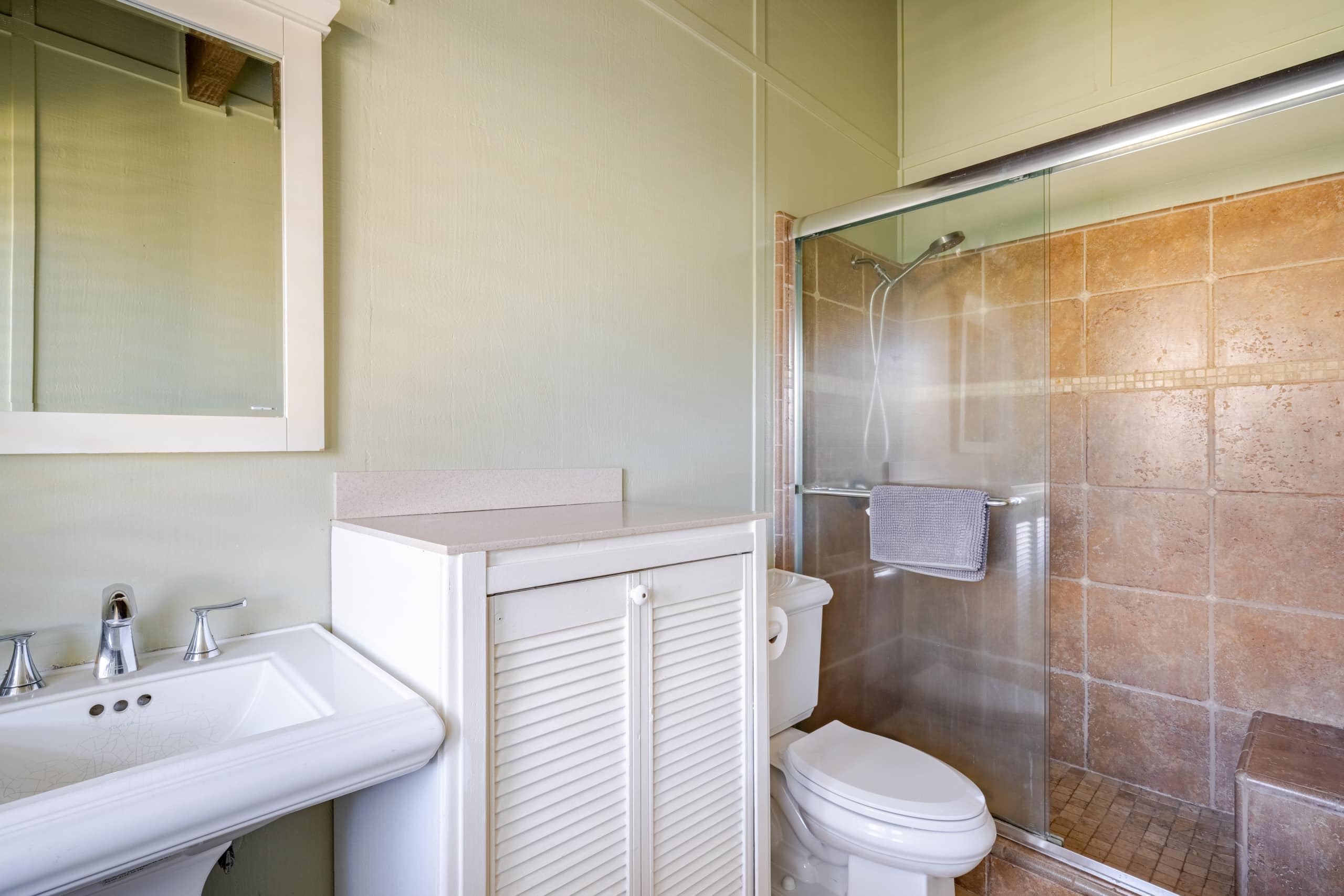 Airy Apt w/AC Walk to Beach, King Bed, Pool - Photo 8