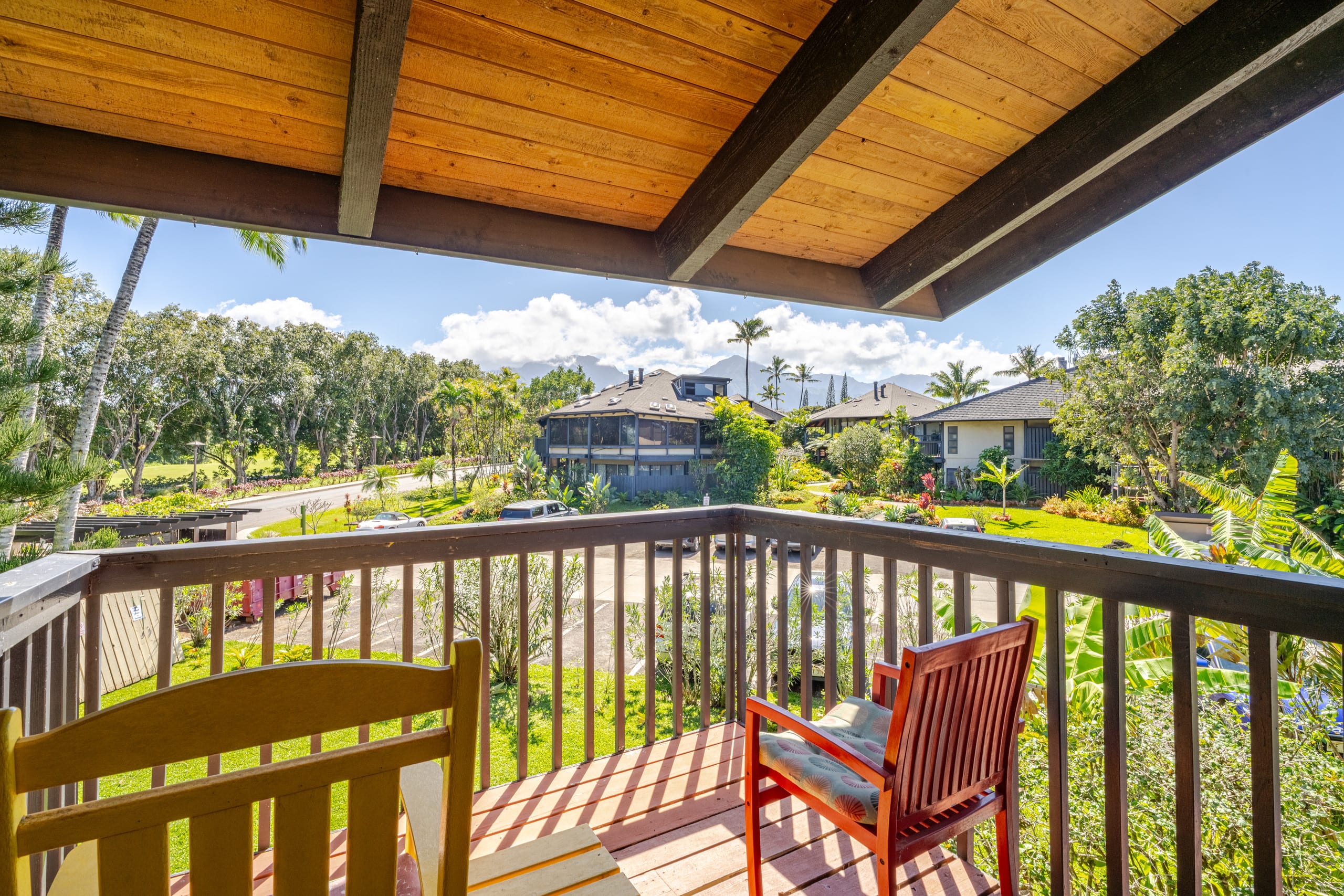 Airy Apt w/AC Walk to Beach, King Bed, Pool - Photo 10