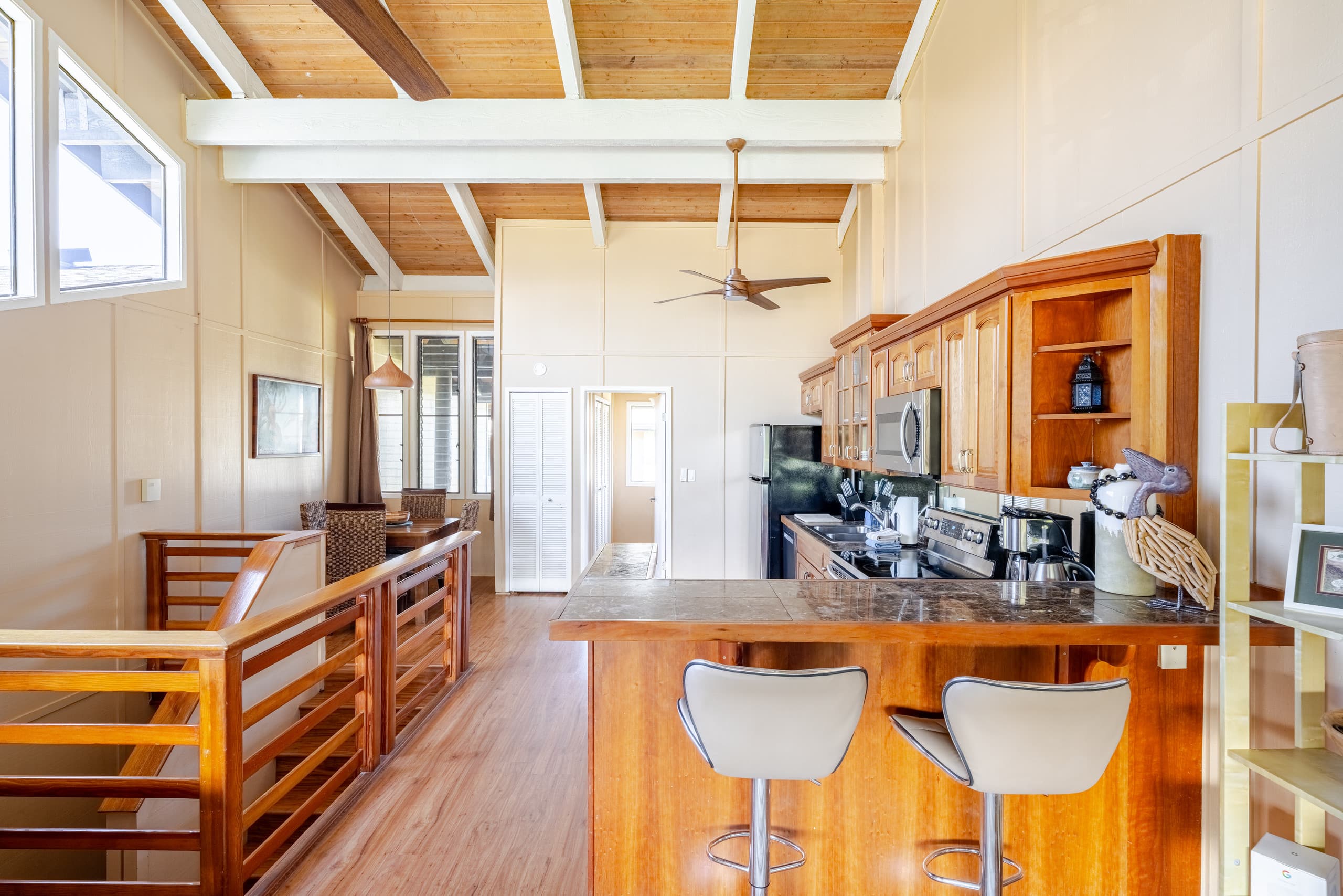 Airy Apt w/AC Walk to Beach, King Bed, Pool - Photo 5