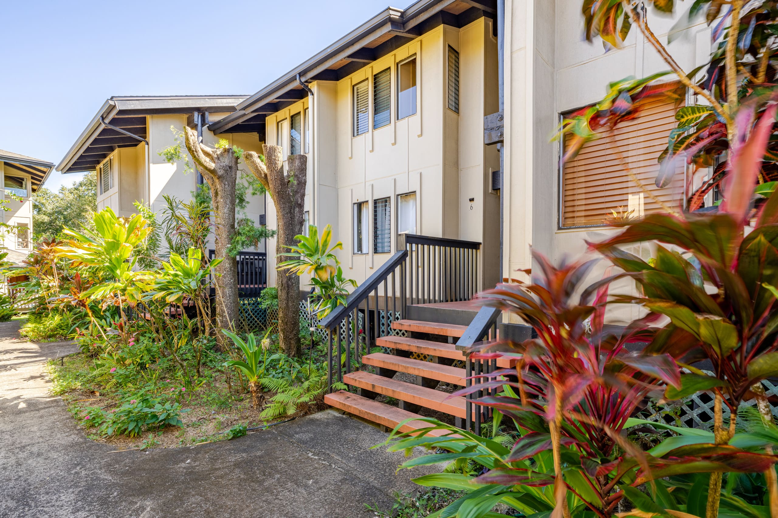 Airy Apt w/AC Walk to Beach, King Bed, Pool - Photo 12