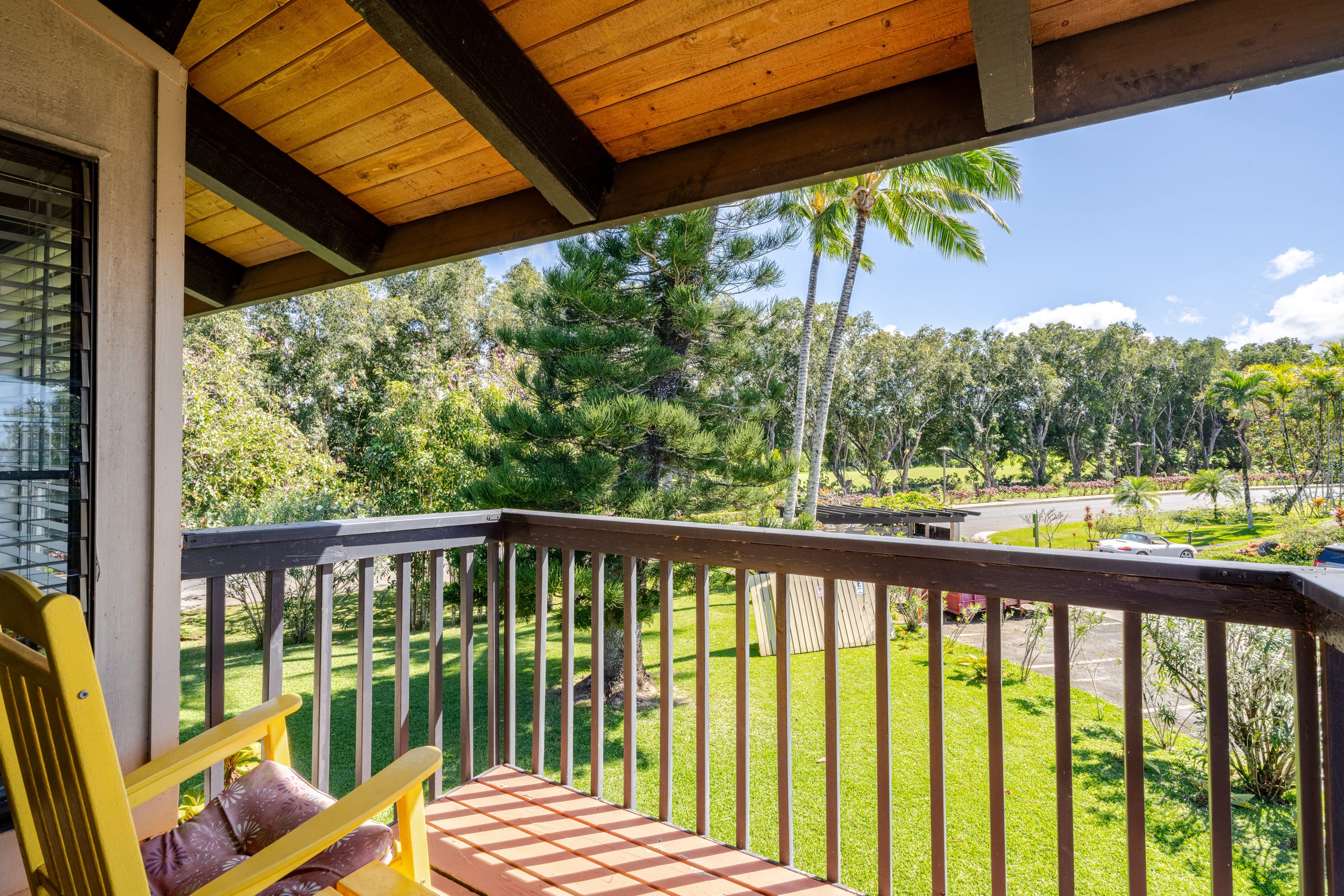 Airy Apt w/AC Walk to Beach, King Bed, Pool - Photo 11