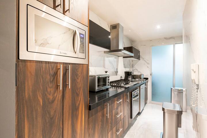 High-End Balconied Apt in Exclusive Roma Norte gallery image 5