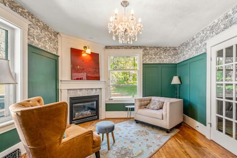 Successful Airbnb property: Green_OakHouse *HotTub* in Niagara