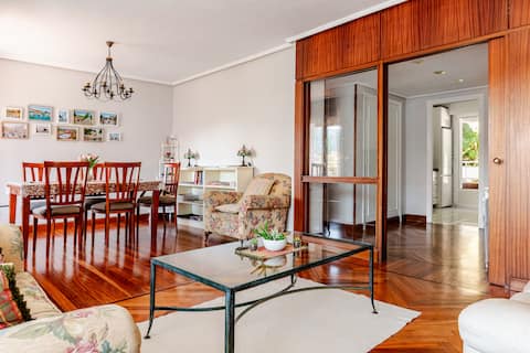 Propiedad de Airbnb exitosa: Feel Bilbao - Feel at Home - Free Parking en Bilbao
