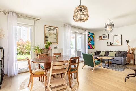 Popular Airbnb listing: Quiet apartment with garden, ideal for a family in Lyon