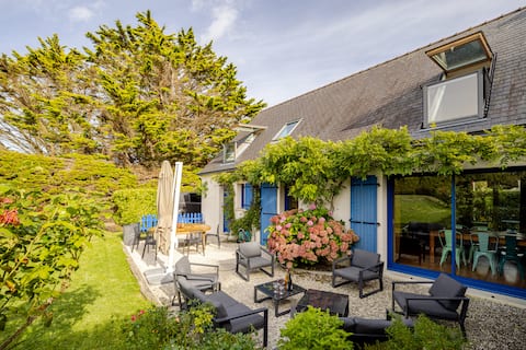 Family home 11 beds, close to La Palue