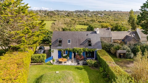 Family home sleeps 11, close to the Palue