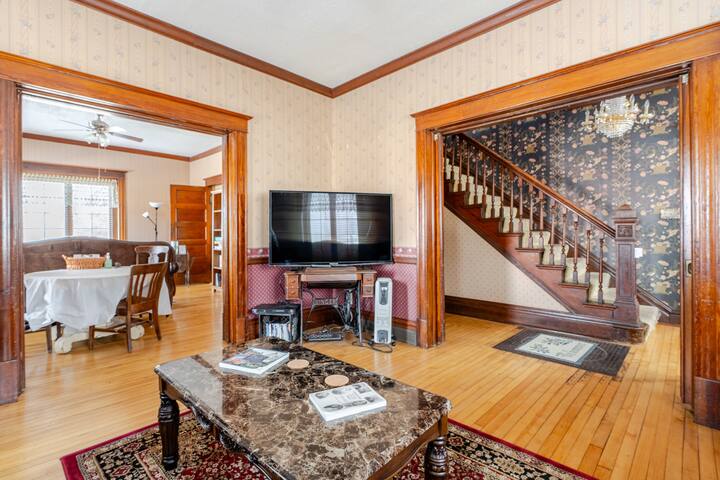 Small town-Big Charm -Large groups welcome gallery image 5