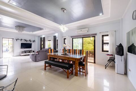 Deluxe spacious Villa close to the Hundred Islands