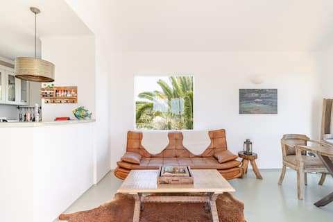 Popular Airbnb listing: *Die*kleine*Freiheit* in Haría