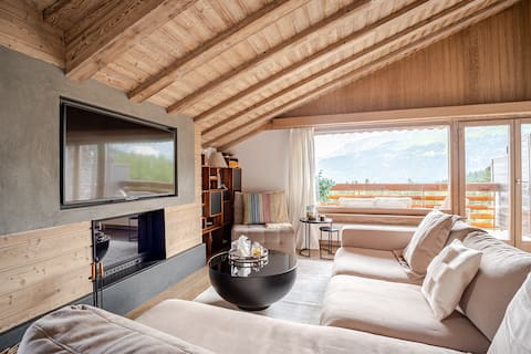 Wonderful attic apartment with amazing Alps views