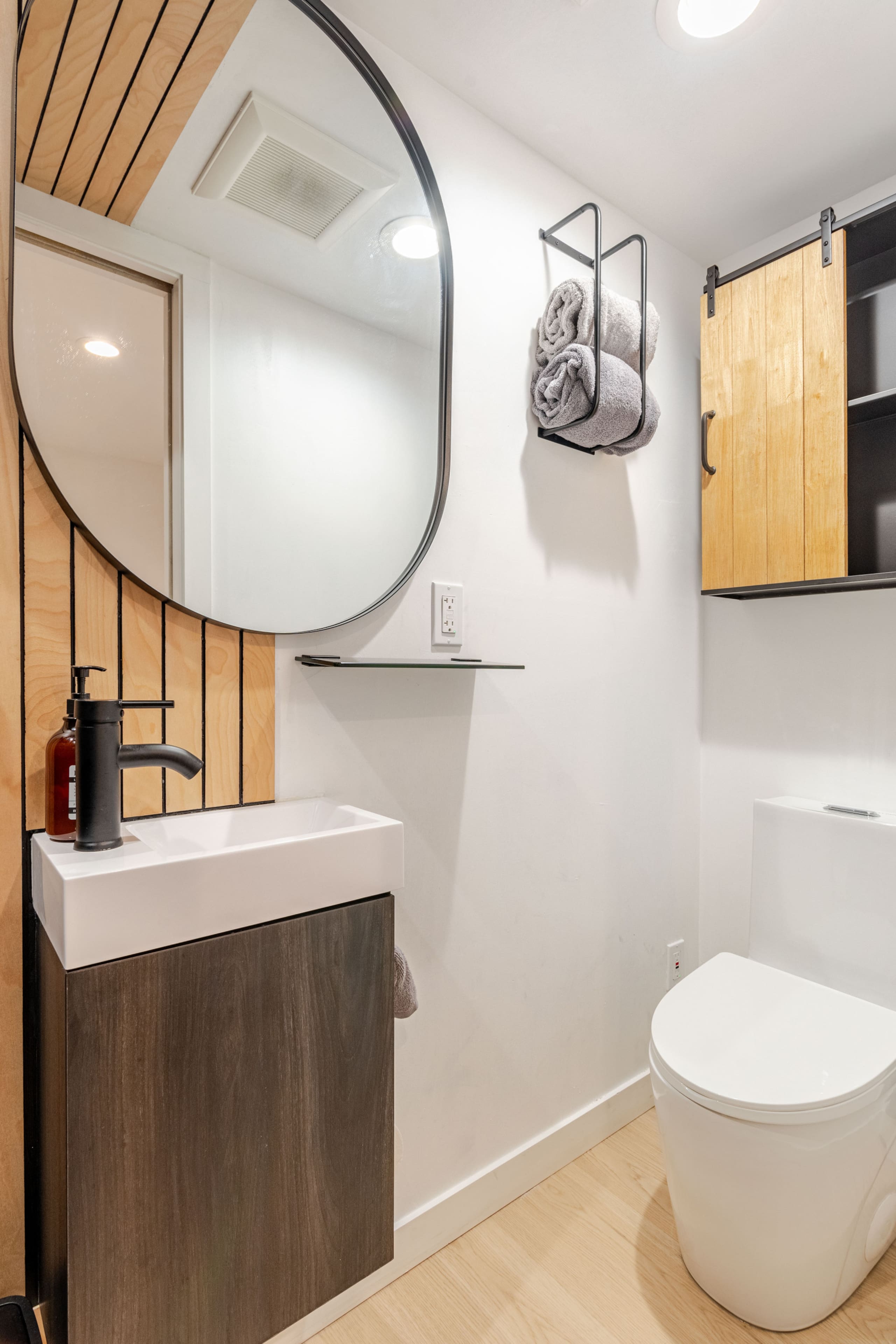 Guesthouse in South San Francisco · ★4.92 · 2 bedrooms · 3 beds · 2 private baths - Image 14