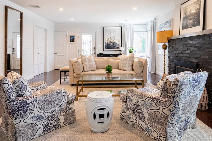 Gorgeous Naples Island Home Near 2nd Street gallery image 4