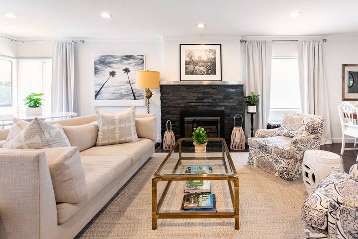 Gorgeous Naples Island Home Near 2nd Street gallery image 3