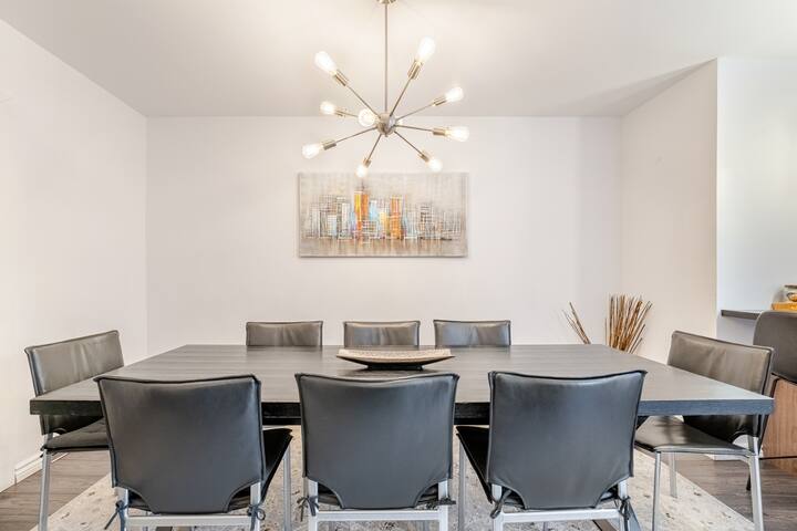 Newly decorated 3BR Downtown Parking gallery image 2