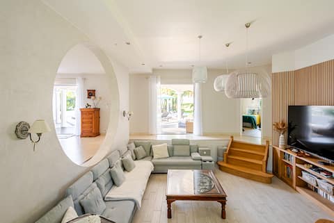 Beautiful villa for 10 people