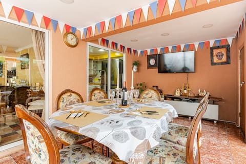 COMFORTABLE APARTMENT 10 MINUTES FROM THE AIRPORT