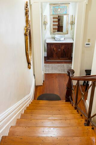 Elegant Luxurious Corporate Rental Garden District gallery image 4