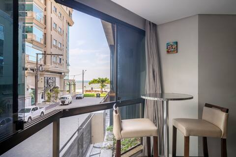 Foot IN the SAND, Large 3 bedroom apartment.