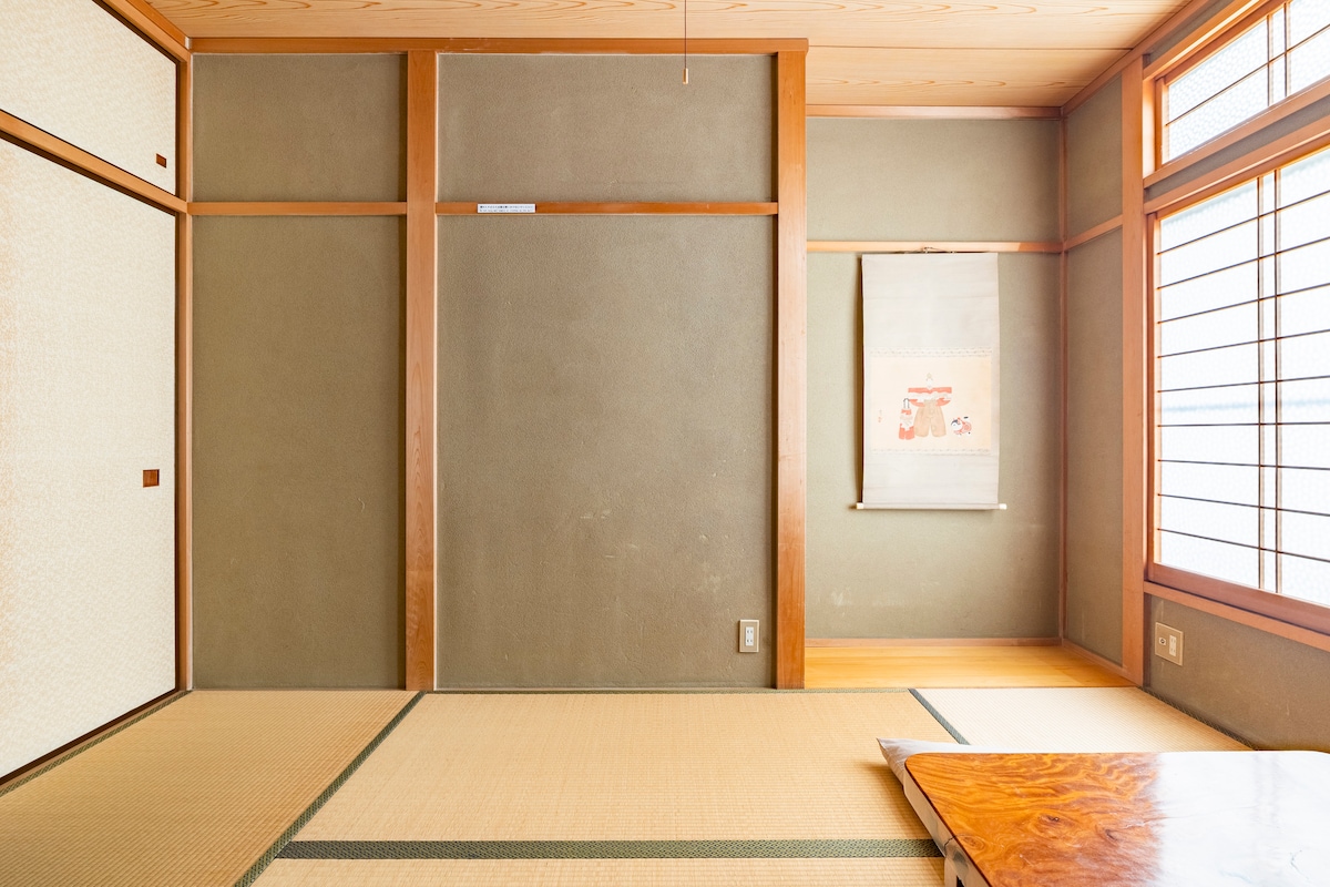 tomo部屋 Tomo 非日常の暮らし 広い浴室サウナ付き、寝室6つ、ベッド11台