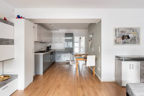 Stylish City Apartment | Central | Bright