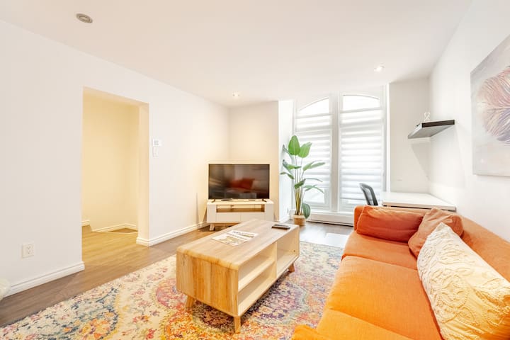 Historic Apt Downtown/Parking/Metro