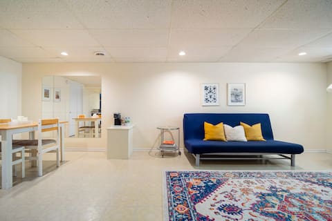 Top Airbnb: Cozy Basement Suite Near Gatineau Park #306481 in Gatineau