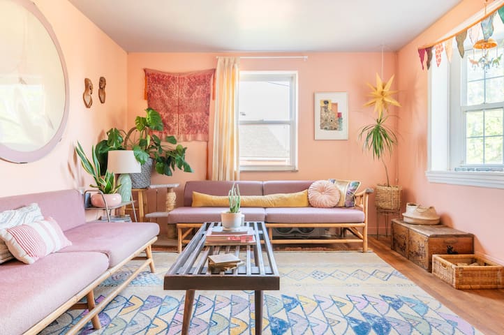 Guest favorite listing in Strip District-Lawrenceville