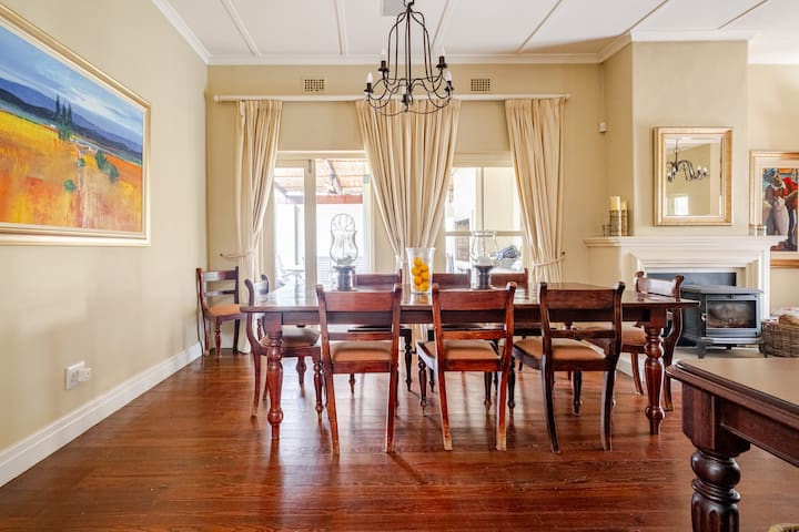 Comfortable, relaxed home close to all attractions