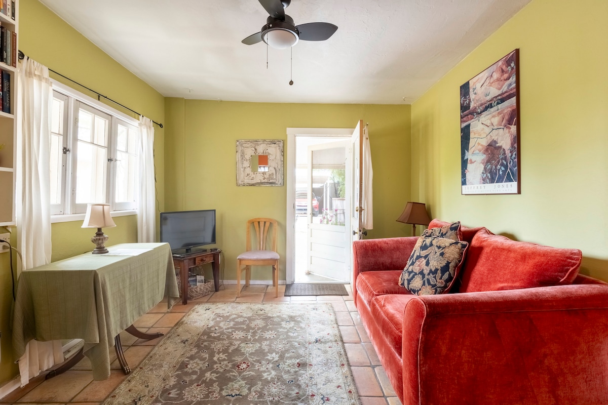 Successful Airbnb property: Cottage Guest House,University Area in Tucson